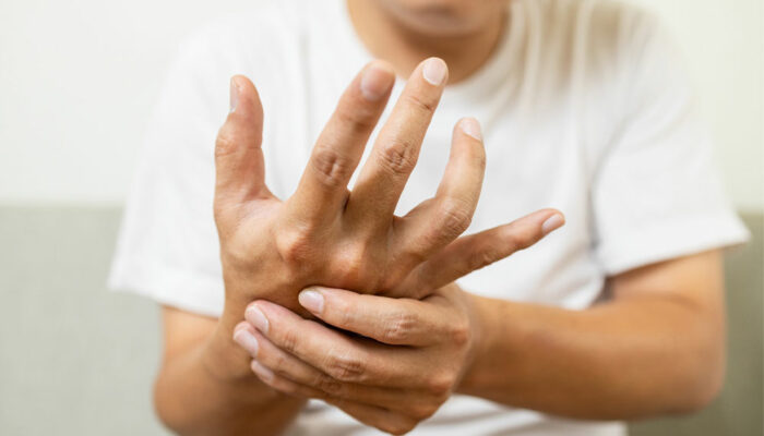 7 signs of Parkinson’s for timely intervention