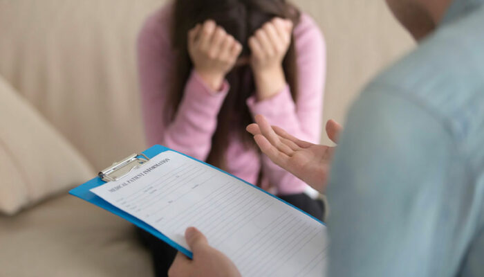 8 warning signs of depression to watch out for